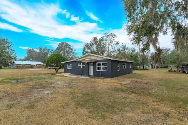 exterior space with a lawn