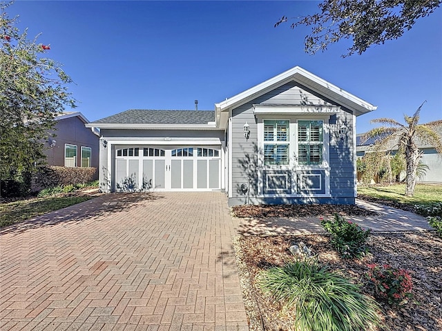 view of front facade featuring a garage