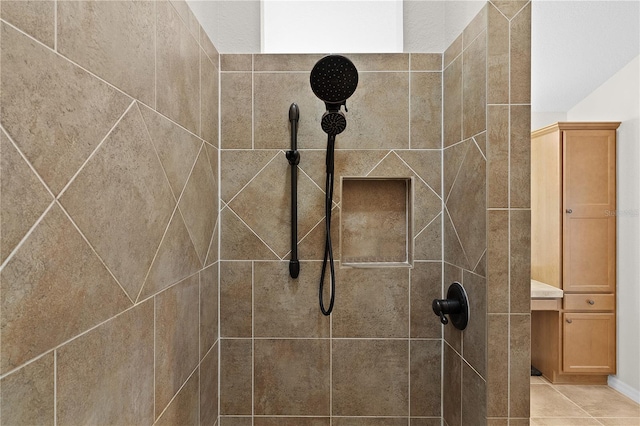 details featuring a tile shower