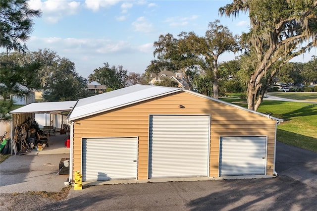 view of detached garage