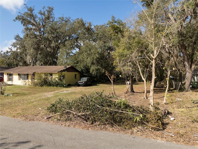 Listing photo 3 for 1109 Stinson St, Leesburg FL 34748