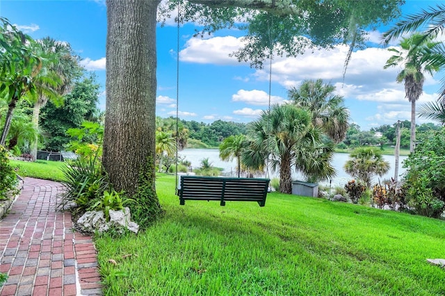 view of yard featuring a water view