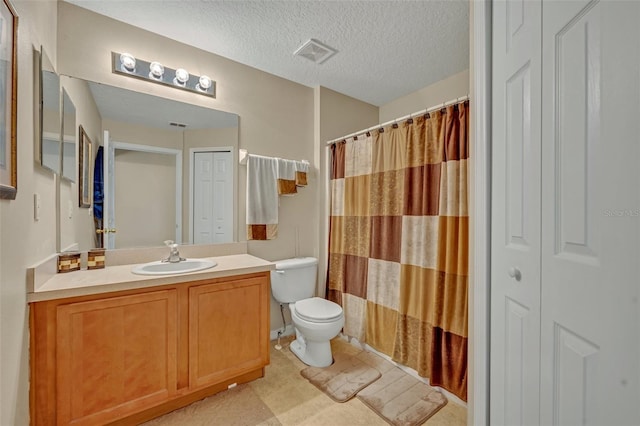 4078 Waltham Forest Dr, Tavares, FL 32778 - full bathroom with vanity, a textured ceiling, toilet, and shower / bathtub combination with curtain
