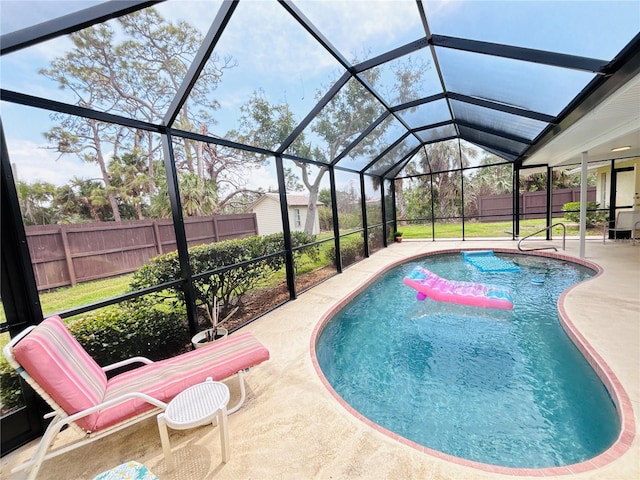 933 Harbor Dr S, Venice, FL 34285 - view of swimming pool with a patio, a fenced backyard, and a lanai