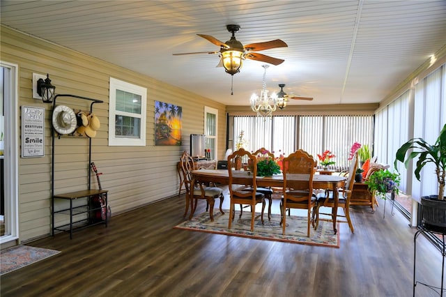 sunroom / solarium featuring ceiling fan