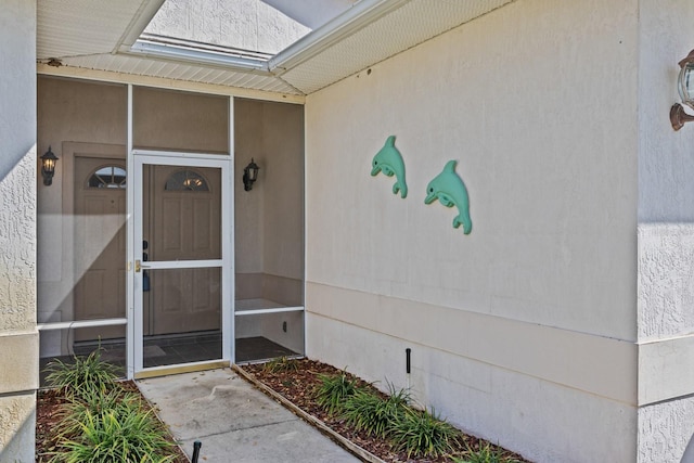 entrance to property with crawl space