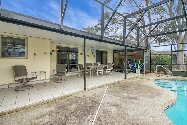 12338 S Putney Ct, Leesburg, FL 34788 - pool with a lanai and a patio