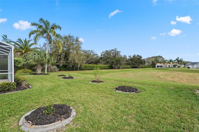 25274 Lost Oak Cir, Leesburg, FL 34748 - view of yard featuring glass enclosure