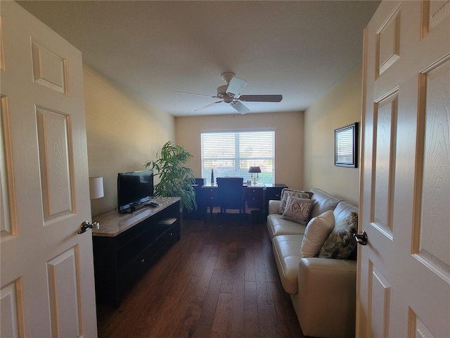 living area with dark wood-style floors and ceiling fan