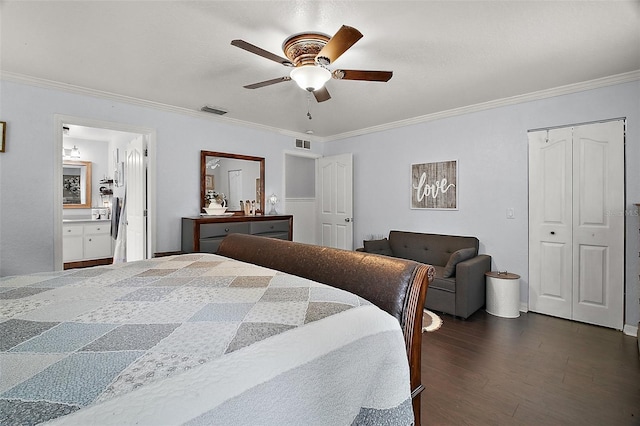 bedroom with dark wood-style flooring, a ceiling fan, visible vents, a closet, and crown molding