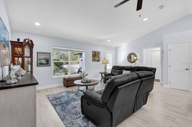 living area featuring light wood finished floors, baseboards, visible vents, ceiling fan, and recessed lighting