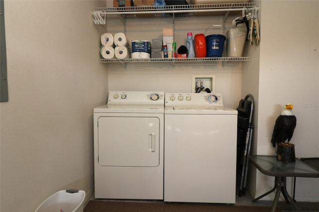 washroom with laundry area and independent washer and dryer