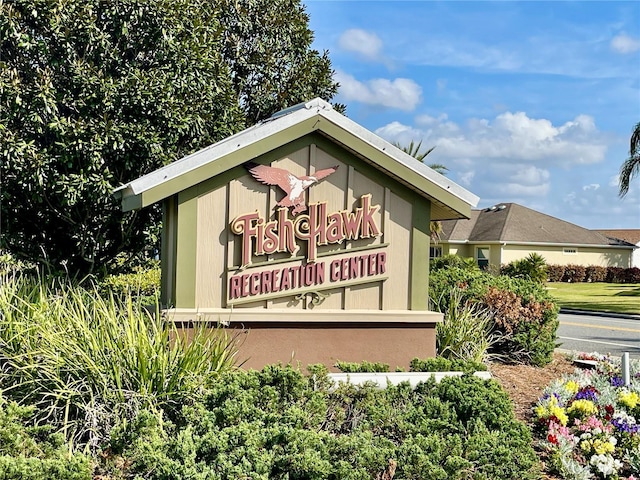 view of community / neighborhood sign