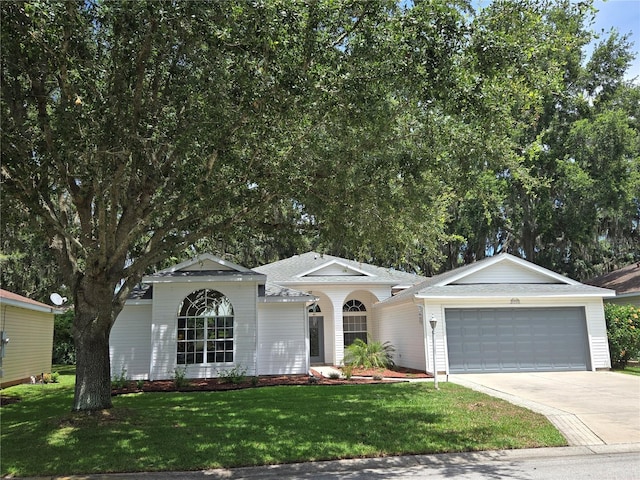 3733 Plantation Blvd, Leesburg, FL 34748 - photo 1