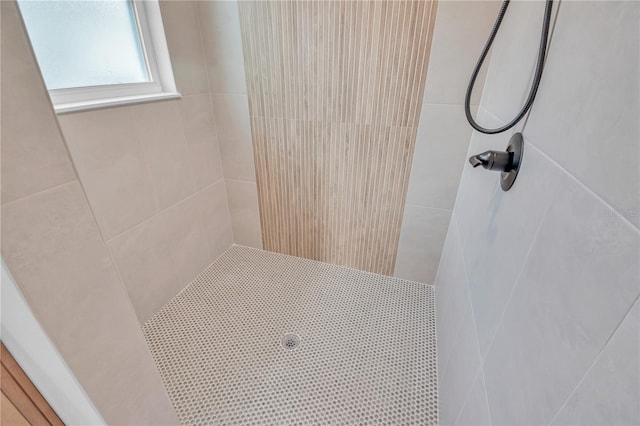 13334 SW 107th St, Dunnellon, FL 34432 - bathroom featuring tiled shower