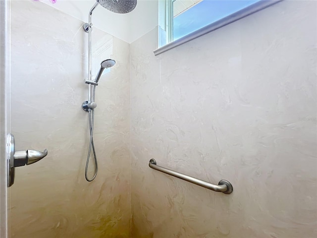 details featuring walk in shower