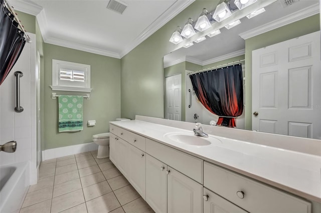 9025 SE 136th Loop, Summerfield, FL 34491 - full bath with curtained shower, tile patterned flooring, visible vents, toilet, and baseboards