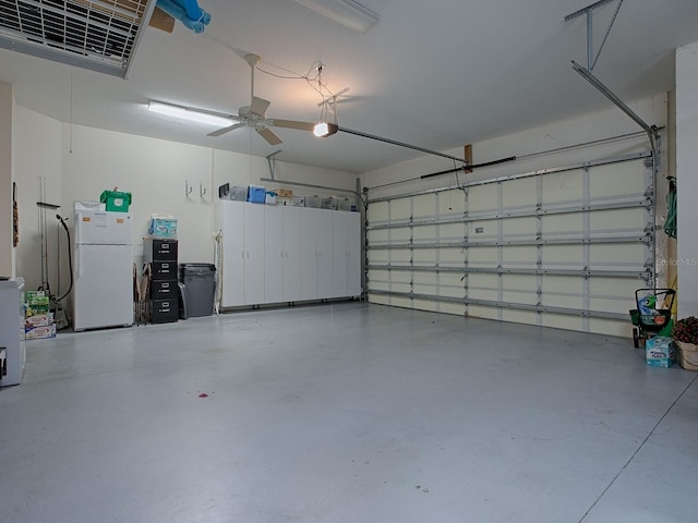 garage with freestanding refrigerator