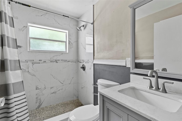 3058 SE 3rd Ave, Ocala, FL 34471 - full bathroom with a shower with curtain, toilet, and vanity