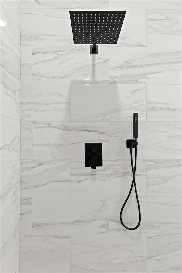 12444 SW 76th Ln, Dunnellon, FL 34432 - bathroom view of a marble finish shower