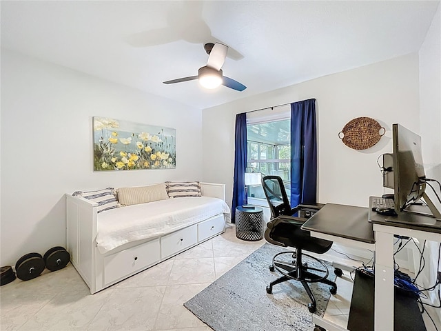 bedroom with a ceiling fan