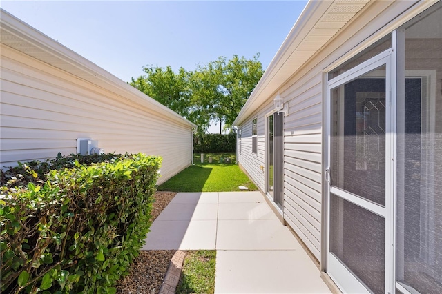 view of yard with a patio