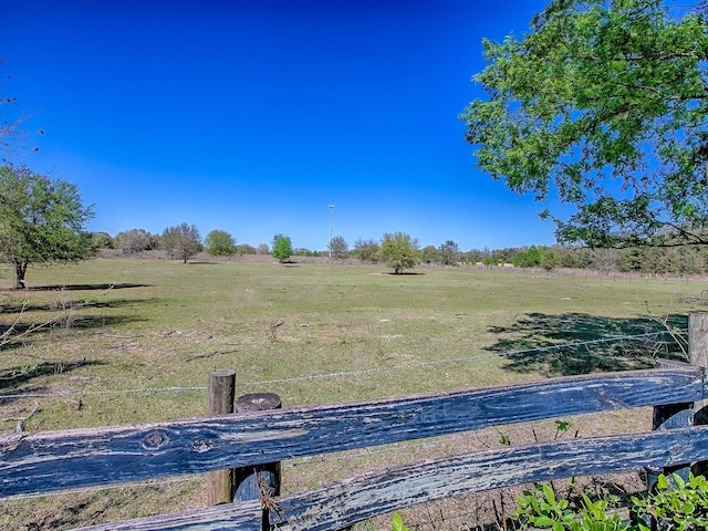 view of yard featuring a rural view