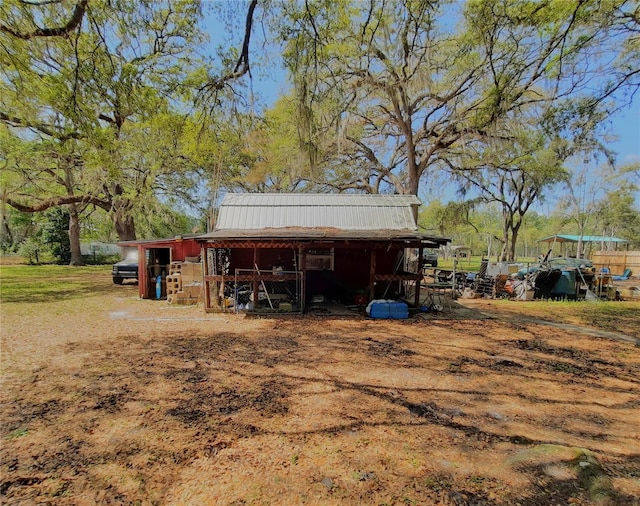 view of outdoor structure featuring an outdoor structure