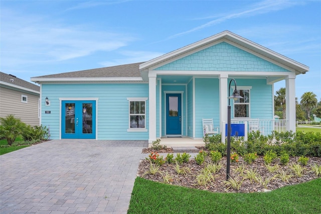 981 Fiesta Key Cir, Lady Lake, FL 32159 - view of front of house featuring a porch