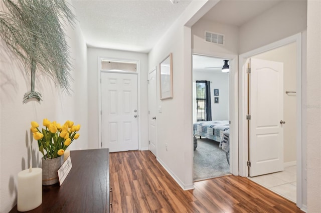 2916 Canary Ln, Tavares, FL 32778 - photo 4