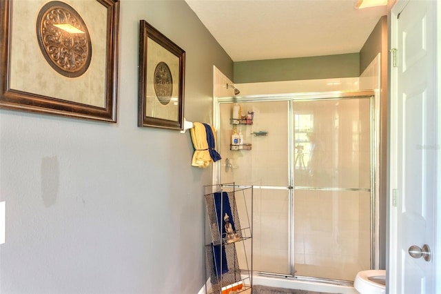 144 Primrose Dr, Davenport, FL 33837 - full bath with toilet and a stall shower
