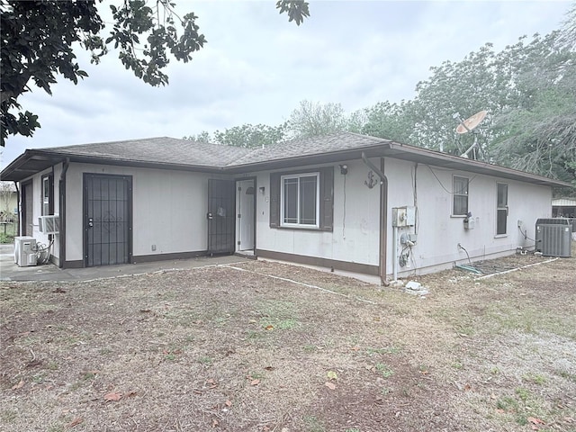 2423 Centennial Blvd, Leesburg, FL 34748 - single story home with cooling unit, central air condition unit, and roof with shingles