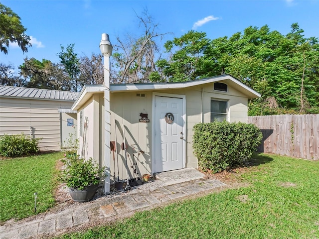 2376 Crk 444, Lake Panasoffkee, FL 33538 - view of outdoor structure with an outdoor structure and fence