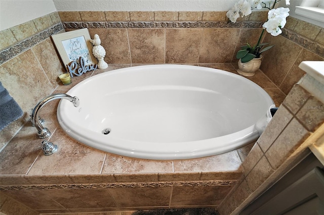 full bathroom featuring a garden tub