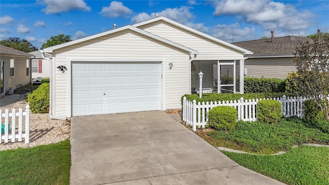 17428 SE 82nd Albemarle Ave, The Villages, FL 32162 - ranch-style house featuring an attached garage, driveway, and fence