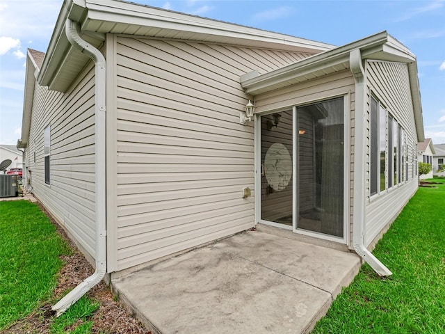 1307 Galindo Pl, The Villages, FL 32159 - rear view of property with a patio and a yard
