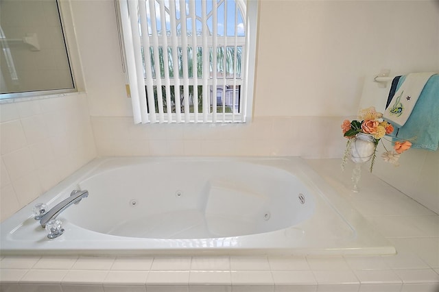 54 Andora Ct, Kissimmee, FL 34758 - bathroom featuring a whirlpool tub