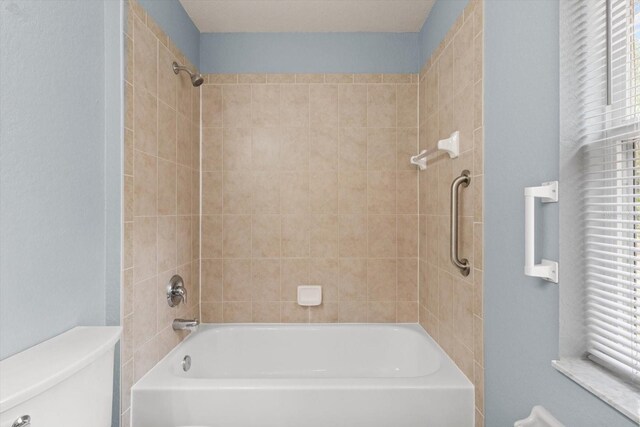 17 Eugenia Ct N, Homosassa, FL 34446 - bathroom with a wealth of natural light, shower / bathtub combination, and toilet