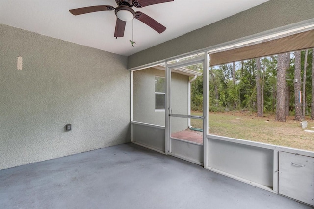 17 Eugenia Ct N, Homosassa, FL 34446 - unfurnished sunroom with ceiling fan