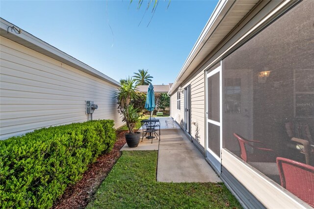 view of yard with a patio