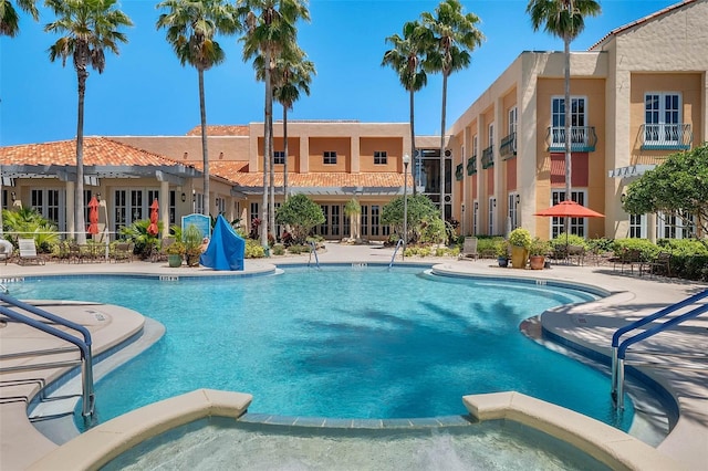 2129 Palm Tree Dr, Poinciana, FL 34759 - view of community pool