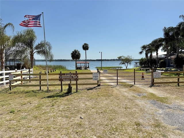 view of yard featuring a water view