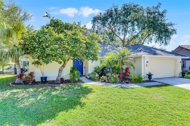 14 Clear Ct, Palm Coast, FL 32137 - ranch-style home featuring a garage, driveway, stucco siding, and a front lawn