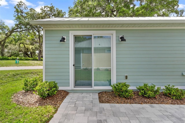 12129 Grand Oak Ln, Oxford, FL 34484 - entrance to property featuring a yard