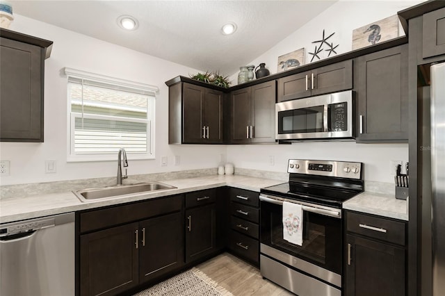 947 Couture St, The Villages, FL 32163 - photo 8