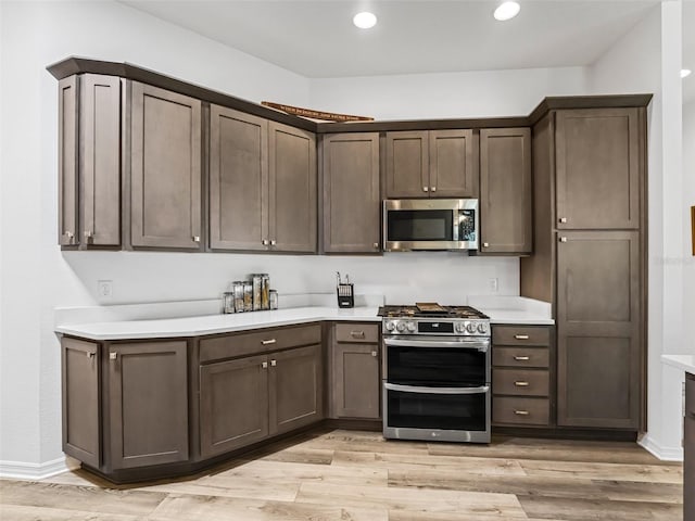 2006 Oppenheimer Ct, The Villages, FL 34762 - photo 7