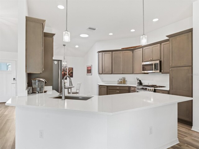 2006 Oppenheimer Ct, The Villages, FL 34762 - photo 4