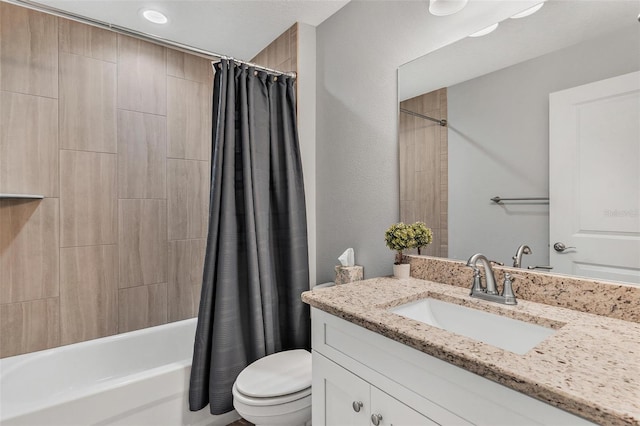 16380 SE 84th Ct, Summerfield, FL 34491 - full bath featuring recessed lighting, vanity, toilet, and shower / tub combo with curtain