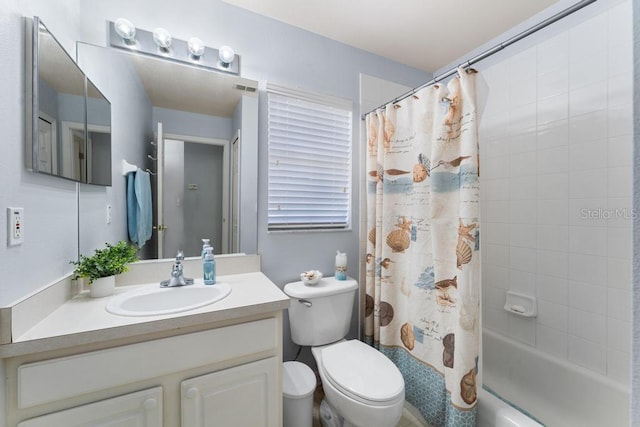 4386 Sambourne St, Clermont, FL 34711 - full bathroom featuring visible vents, shower / bath combo with shower curtain, vanity, and toilet