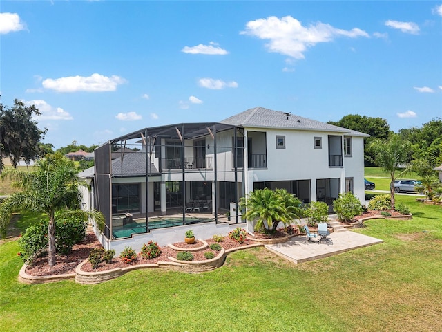 1111 Myrtle Breezes Ct, Fruitland Park, FL 34731 - rear view of property featuring a patio area, a lawn, a pool with connected hot tub, a lanai, and stucco siding